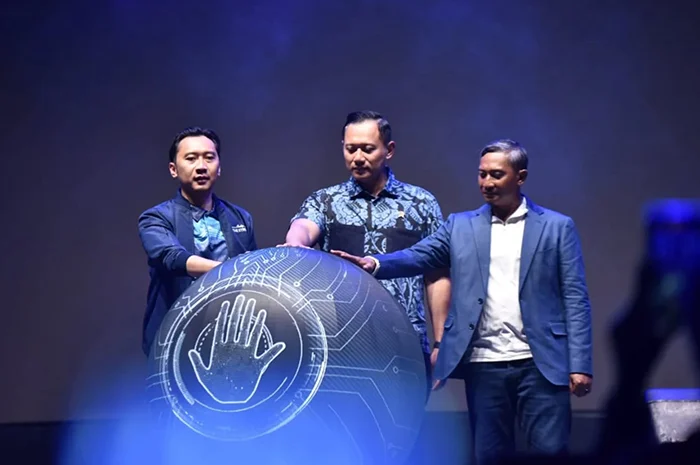 Pacitan 70-mile sea paradise1